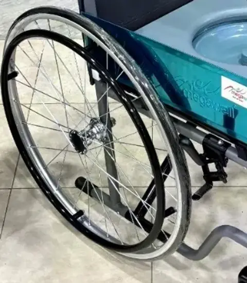 عجلات كبيرة بحلقات دفع وفرامل